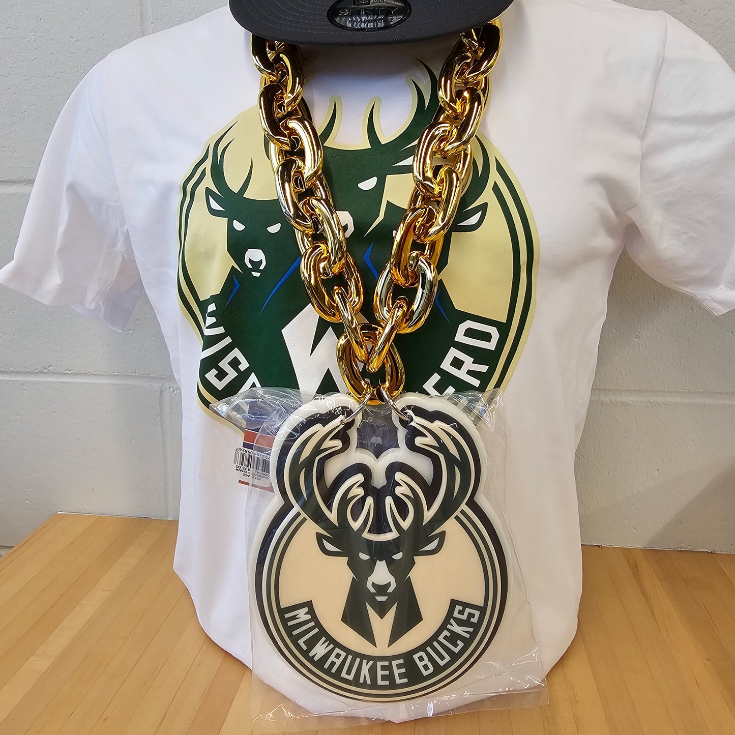 Gold Bucks Fan Chain