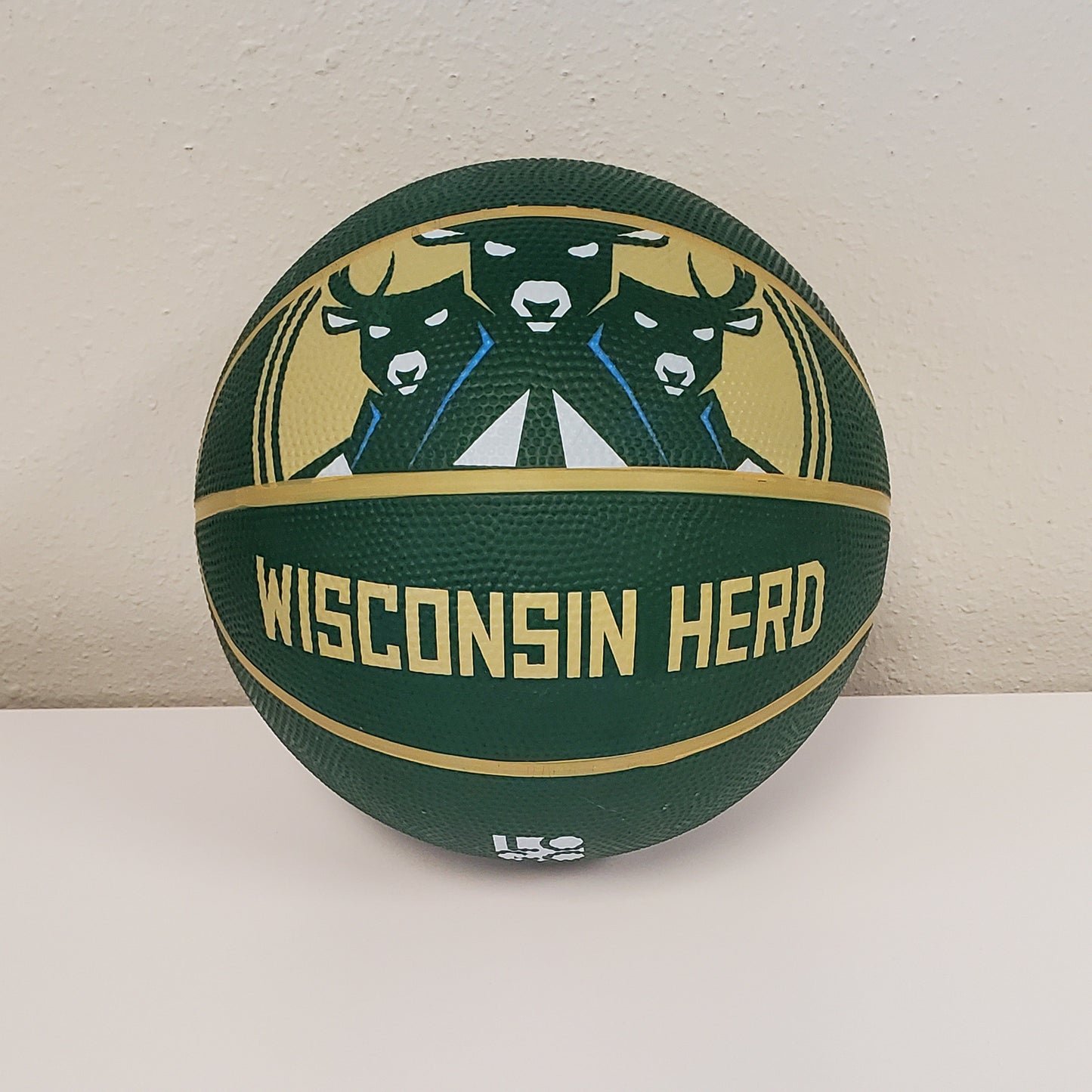 Wisconsin Herd Full Rubber Basketball